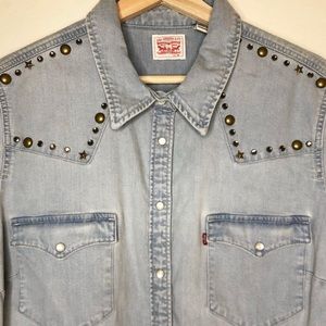LEVI’s - Ultimate Western Denim Shirt with Gold and Stars Studs (Jean Jacket)